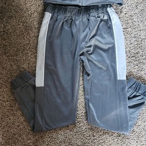 Body Glove track suit